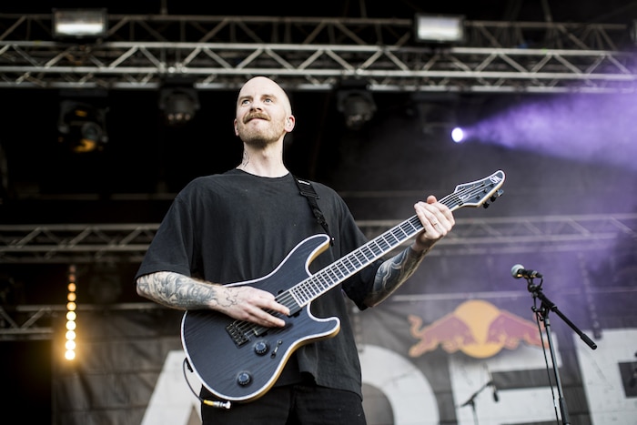 Wo Adept auf der Bühne stehen, sind die Moshpits davor nicht weit entfernt. So wohl auch bald im ...