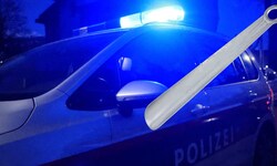 Bei der vorläufigen Festnahme des Mannes stellten die Beamten die „Waffe“ sicher – einen ...