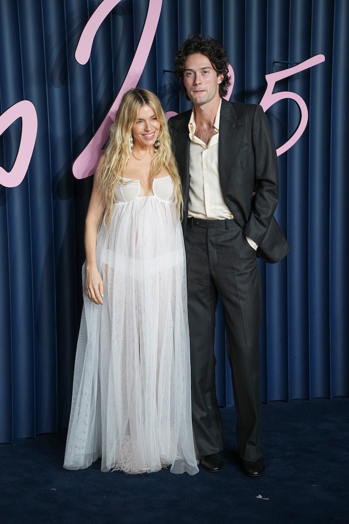 Es ist das zweite gemeinsame Kind für Miller und ihren Freund Oli Green.