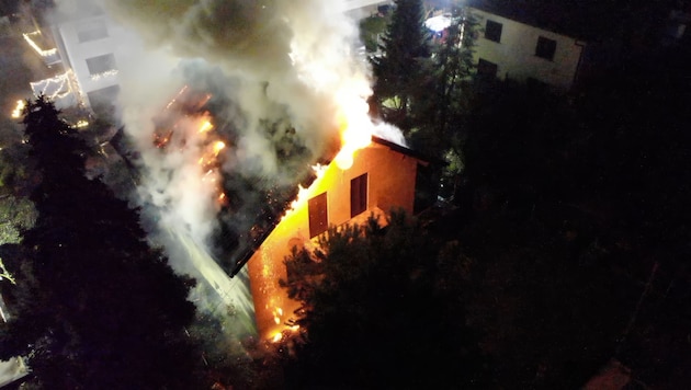 Der Brand aus der Vogelperspektive.