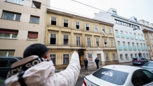 In dem Haus in der Bergsteiggasse leben größtenteils Geflüchtete. Die Ermittlungen zur ...