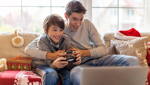 Mit der Zeit gehen oder eine klare Grenze ziehen? Das Thema Spielkonsole ist für viele Familien ...