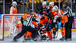 Zwischen den 99ers (in Orange) und den Capitals geht es immer heiß her – da ist auch Sam ...