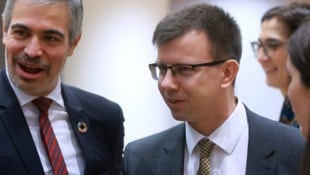 Ungarns Europaminister János Bóka (rechts) nahm in Wien an einem von Integrationsministerin ...