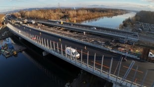 Die Großbaustelle auf der A2 südlich von Graz aus der Luft