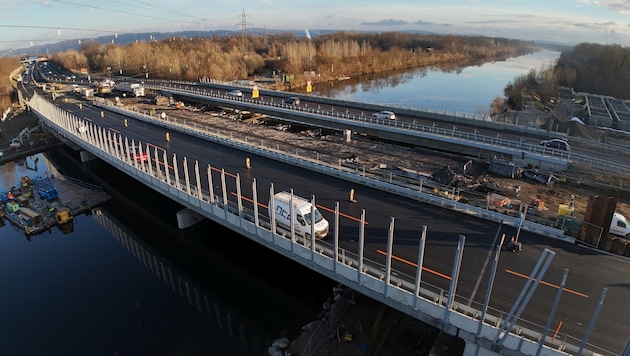 Die Großbaustelle auf der A2 südlich von Graz aus der Luft