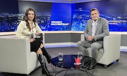 Bundesminister für Innovation, Mobilität und Infrastruktur, Peter Hanke, im Gespräch mit Stefana ...