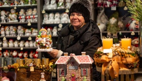 Schneemänner, handgemacht, so weit das Auge reicht.