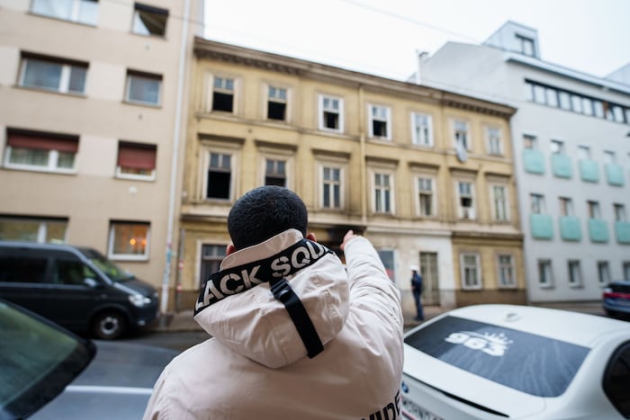Ahmad (23), Bewohner des völlig ausgebrannten Hauses in der Bergsteiggasse in Hernals.