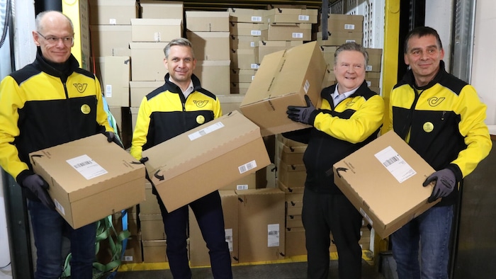 Post-Generaldirektor Walter Oblin, Wirtschaftsminister Wolfgang Hattmannsdorfer, Bürgermeister ...