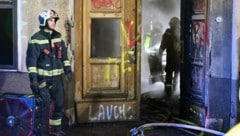 Das desolate Gebäude mit den Gaza-Graffitis stand in Flammen.