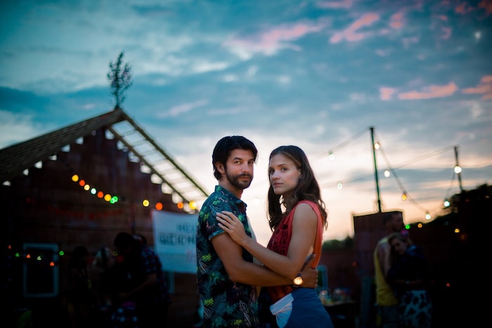 Miriam Fussenegger mit Otto Jaus in der Komödie „Hals über Kopf“