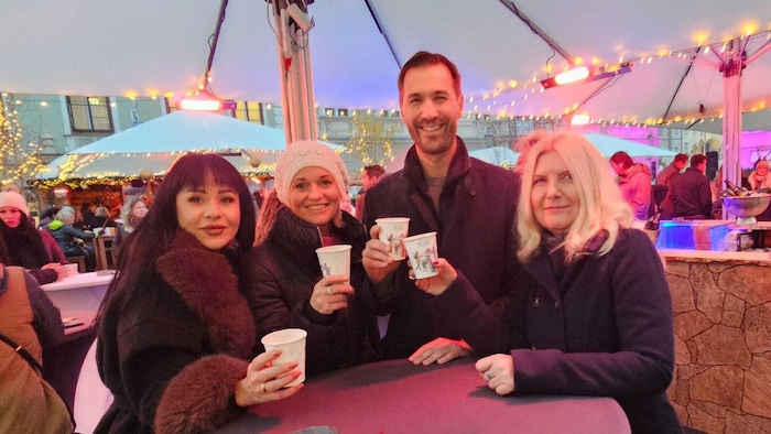 Punsch ist das bevorzugte Getränk bei der winterlichen Afterworkparty.