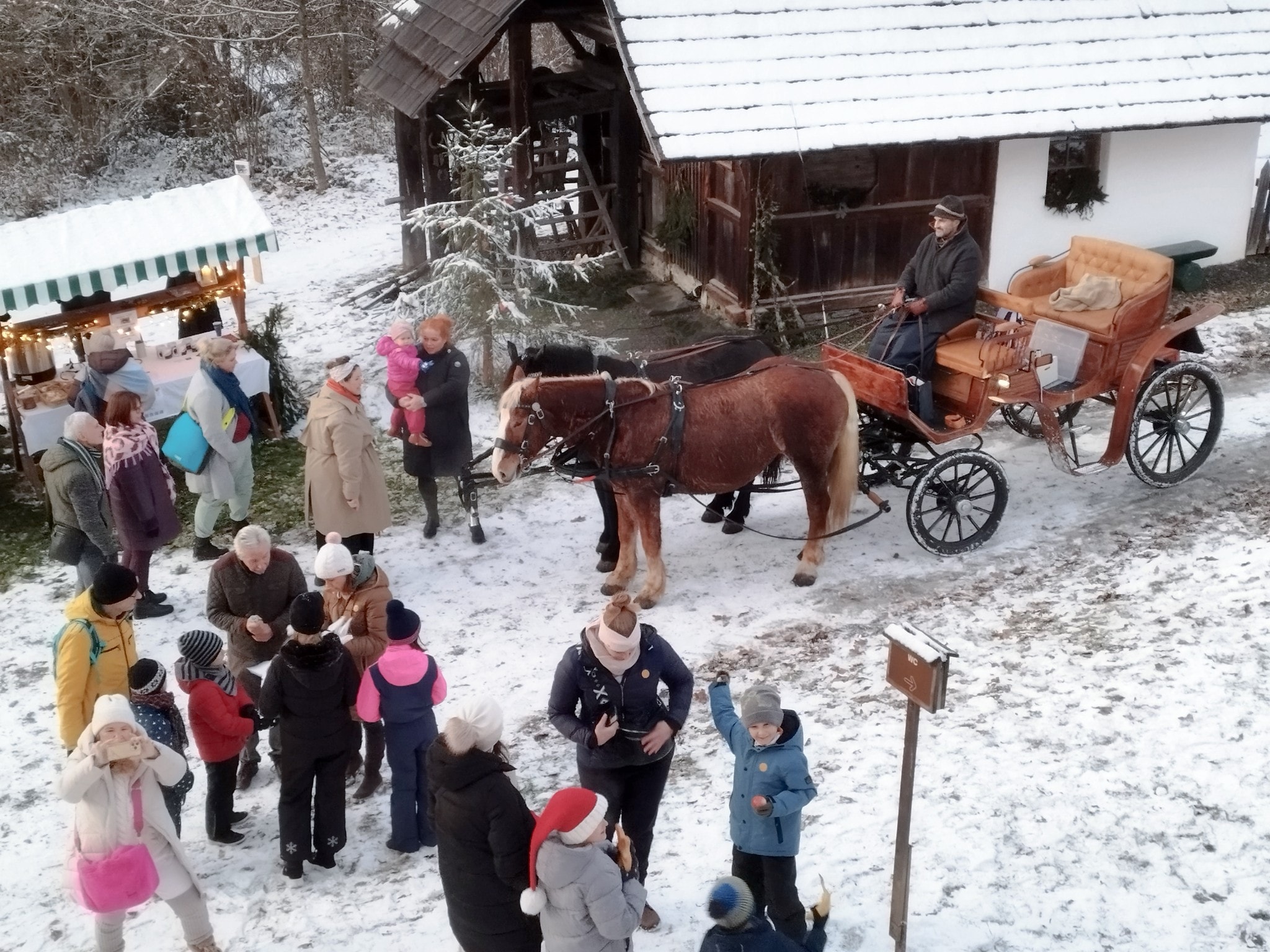Wo ist denn nun der Nikolaus? Der soll nämlich am Samstag, 6. Dezember, um 17 Uhr mit der ...