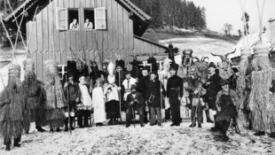 Eine historische Aufnahme des Nikolospiels aus dem Jahr 1932. 