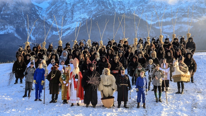 Bis zu 140 Personen machen beim Nikolospiel mit.