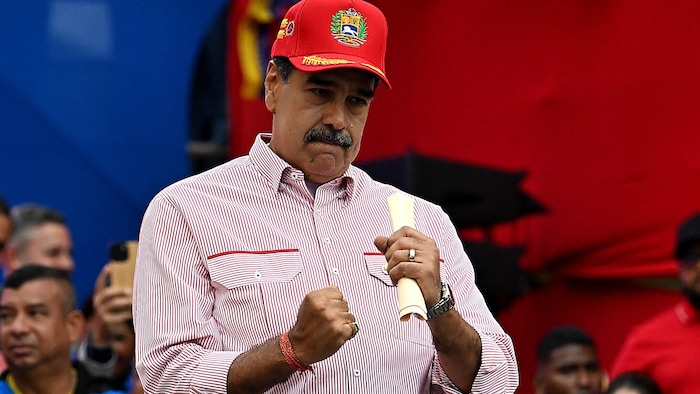Venezuelas Präsident Nicolás Maduro gibt sich trotz der starken US-Militärpräsenz und der ...