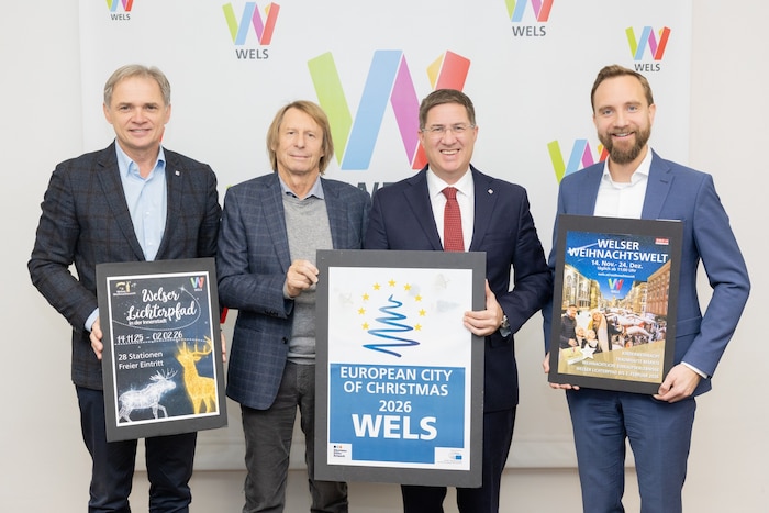 Auf die Auszeichnung „Europas Weihnachtshauptstadt 2026“ sind auch Peter Jungreithmair, Jörg ...