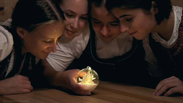 Zauberhaftes in der Christbaumkugel.