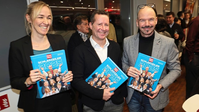 Julia Klingenschmid mit Hansjörg Mayr (Mitte) und Stefan Eder.
