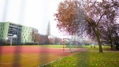 Der Ballspielplatz bleibt erhalten, die Wiese wird verbaut.