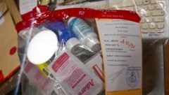 In Frankreich wird einer 53-Jährigen vorgeworfen, ihre beiden Töchter durch Medikamente ...