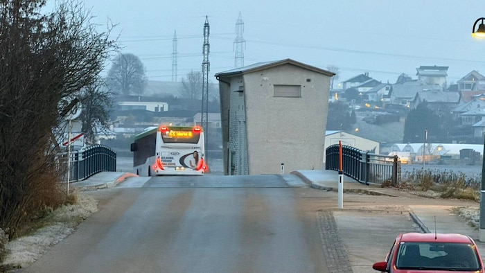 Eltern von NÖ-Schülern wünschen sich eine Anpassung der Linie 470 die von St. Pölten bis nach ...