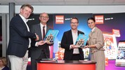 Hoher Besuch bei der „Krone“-Schlagzeilenbuch-Präsentation: VP-Landeshauptmann Anton Mattle und ...