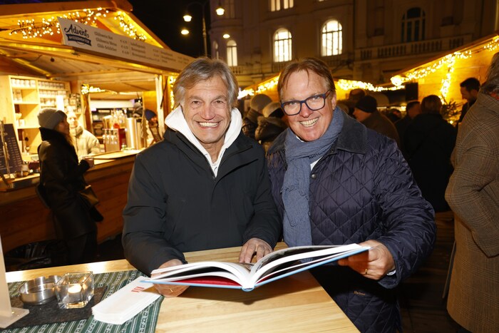 Dieter Weber (Ankünder) und Anwalt Harald Christandl (li.) lasen sich ein.