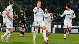 Doppelpacker Nikolai Baden Frederiksen jubelt über den WSG-Sieg bei Meister SK Sturm Graz …