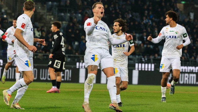 Doppelpacker Nikolai Baden Frederiksen jubelt über den WSG-Sieg bei Meister SK Sturm Graz …