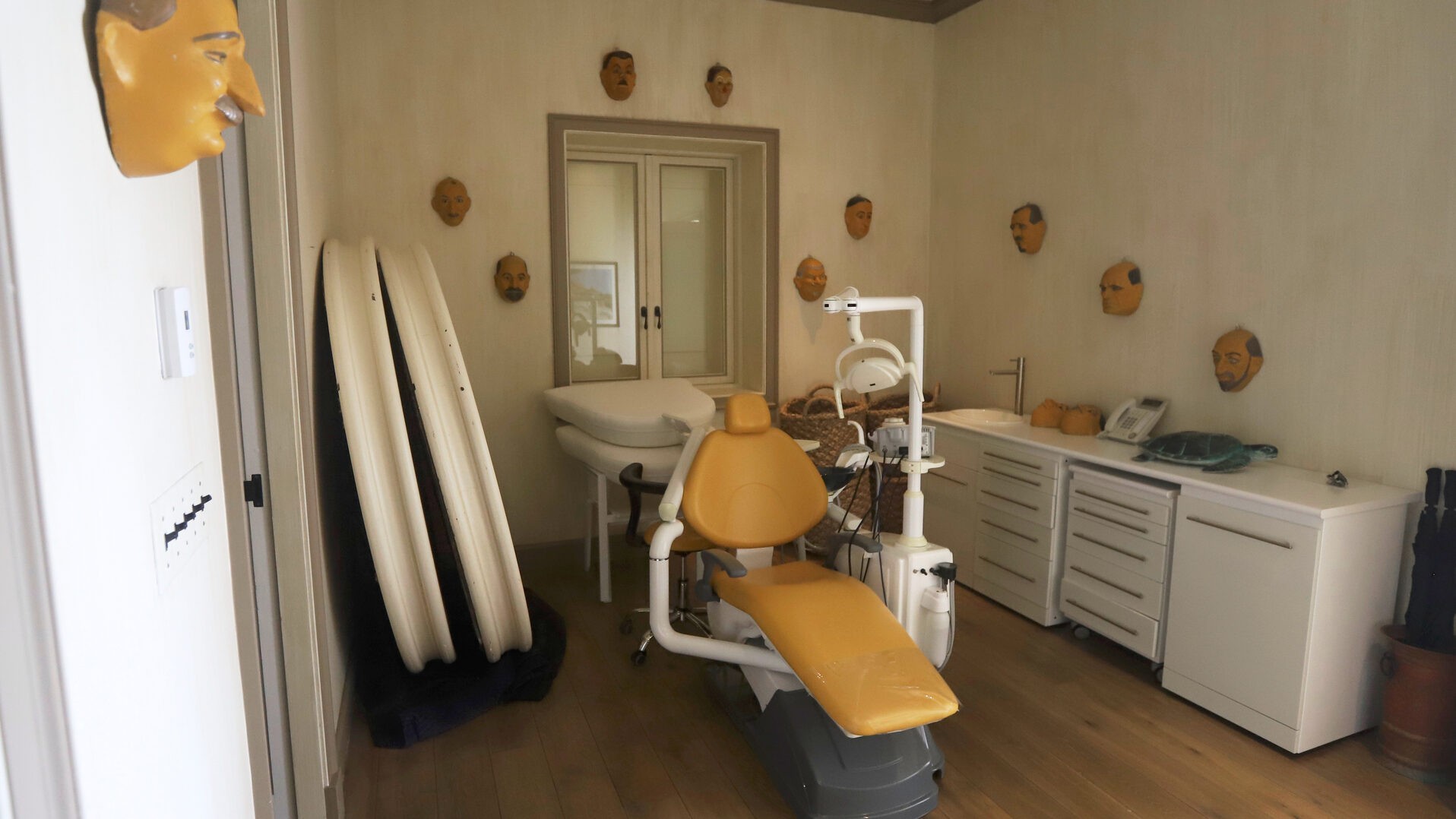 Verstörend: ein Bild eines Zimmers auf der Epstein-Einsel