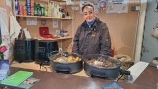 Wiesmeyer Senay Hoffmann verkauft seit acht Jahren Maroni und Braterdäpfel in St. Pölten.