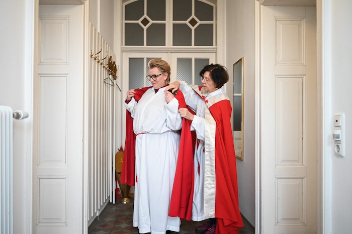 In den „Klamotten“ gerät man schnell ins Schwitzen.