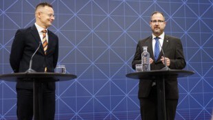 Von links: Ungarns Außenminister Peter Szijjártó und FPÖ-Generalsekretär Christian Hafenecker