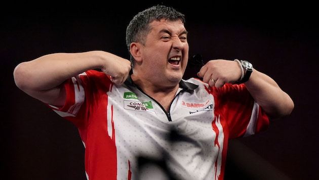 Mensur Suljovic is through to the next round!