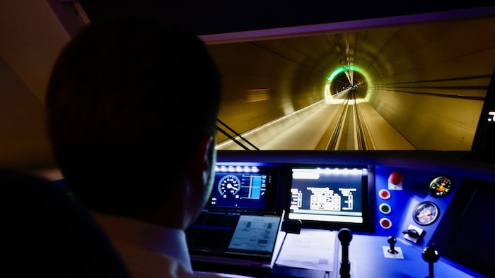 Einblick in den Koralmtunnel, den sechstlängsten Eisenbahntunnel der Welt.