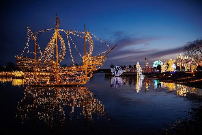 Lichtskulpturen mit Fantasie erleben.