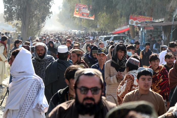 Eine riesige Menschenmenge verfolgte die Hinrichtung in einem Sportstadion.