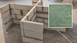 Das gemauerte Hakenkreuz – das kleine Bild zeigt die Skizze – bildet den Ausgangspunkt für die ...