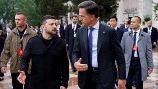 Von links: Der ukrainische Präsident Wolodymyr Selebskyj und NATO-Generalsekretär Mark Rutte