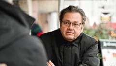 Die „Krone“ traf den Arzt Michael Stelzl in Linz zum Interview. Er vertritt in der Ärztekammer ...