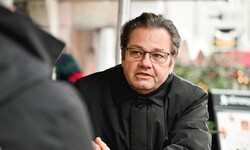 Die „Krone“ traf den Arzt Michael Stelzl in Linz zum Interview. Er vertritt in der Ärztekammer ...