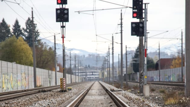 Der Triebfahrzeugführer konnte noch rechtzeitig bremsen.