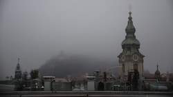 Der Uhrturm ist dieser Tage teils nicht einmal aus kurzer Distanz klar zu sehen. Ursache ist die ...