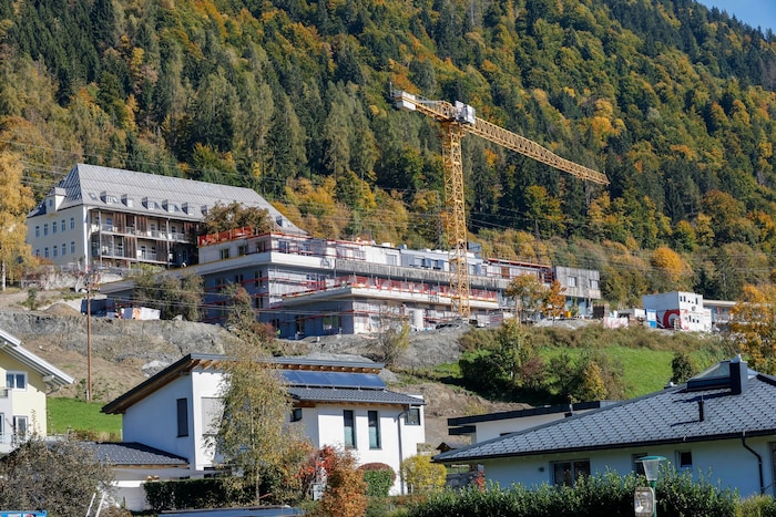 ... wenn auch Klinik und Reha-Zentrum sehr präsent sind.