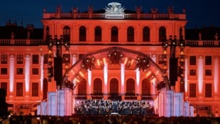 Stimmungsvoll: das traditionelle Konzert der Wiener Philharmoniker vor Schloss Schönbrunn. Heuer ...