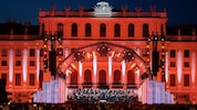 Stimmungsvoll: das traditionelle Konzert der Wiener Philharmoniker vor Schloss Schönbrunn. Heuer ...
