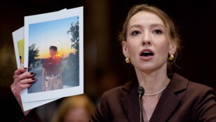 Die Menschenrechtlerin Kateryna Rashevska bei ihrer Aussage vor dem US-Kongress.