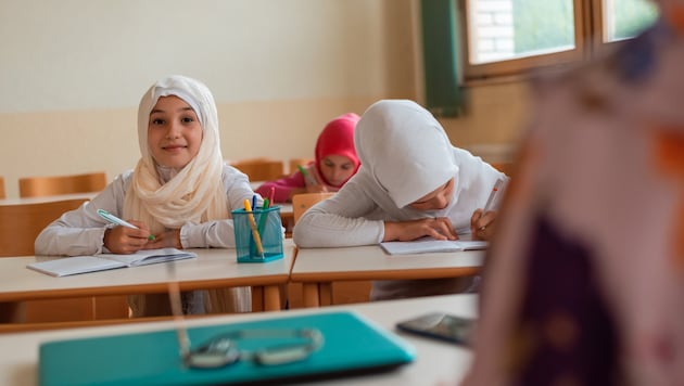 Am Donnerstag wurde das Kopftuchverbot für unter 14-Jährige im Bildungsausschuss beschlossen – ...